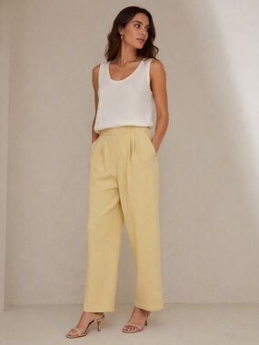 St John Collection Santana Knit Pull On Pants Buttery Cream Pleated USA Size 12